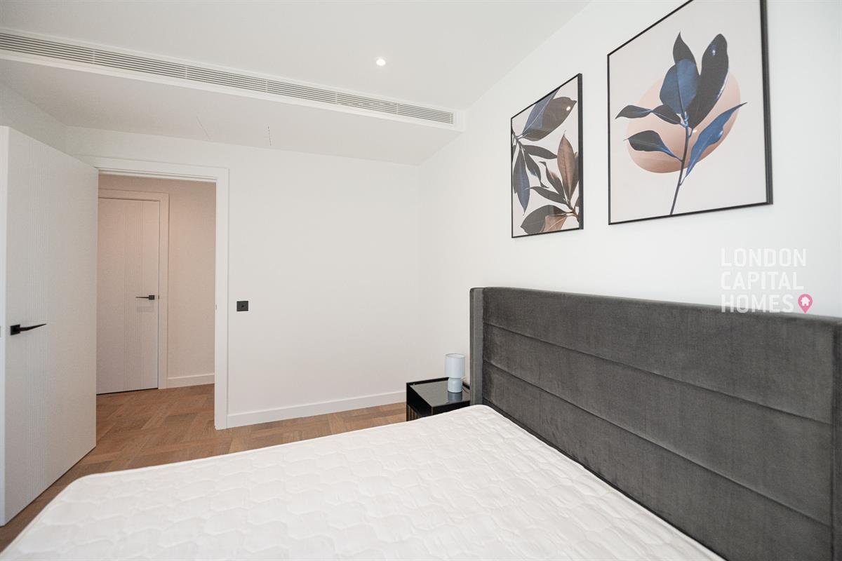 2 Merino Gardens, London